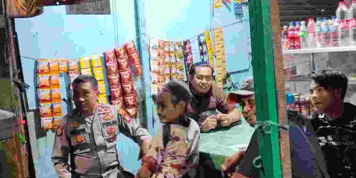 Unit Reskrim Polsek Jatisampurna Gelar Sambang dan Himbauan Kamtibmas kepada Warga serta Juru Parkir di Kawasan GOR Kranggan