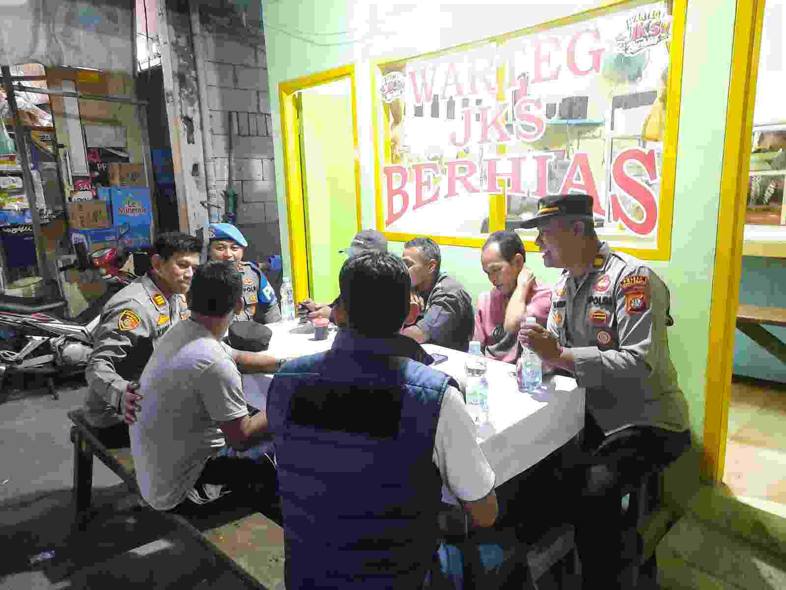 Jaga Jakarta On The Spot Polsek Kawasan Sunda Kelapa Perkuat Sinergi dengan Warga Muara Angke, Wujudkan Kamtibmas Aman dan Kondusif