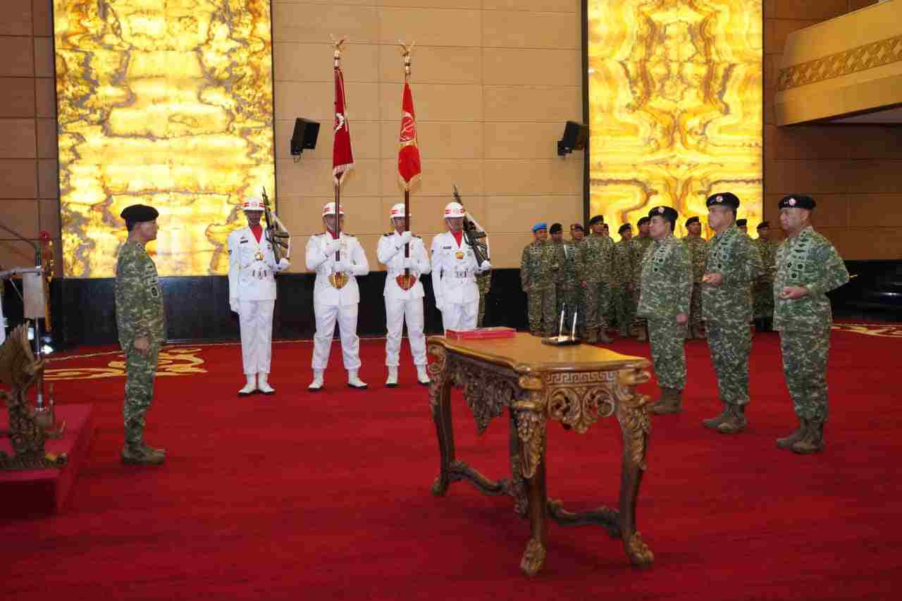 Perkuat Regenerasi Kepemimpinan, Mabes TNI Gelar Sertijab Dansesko TNI dan Pangkogabwilhan II