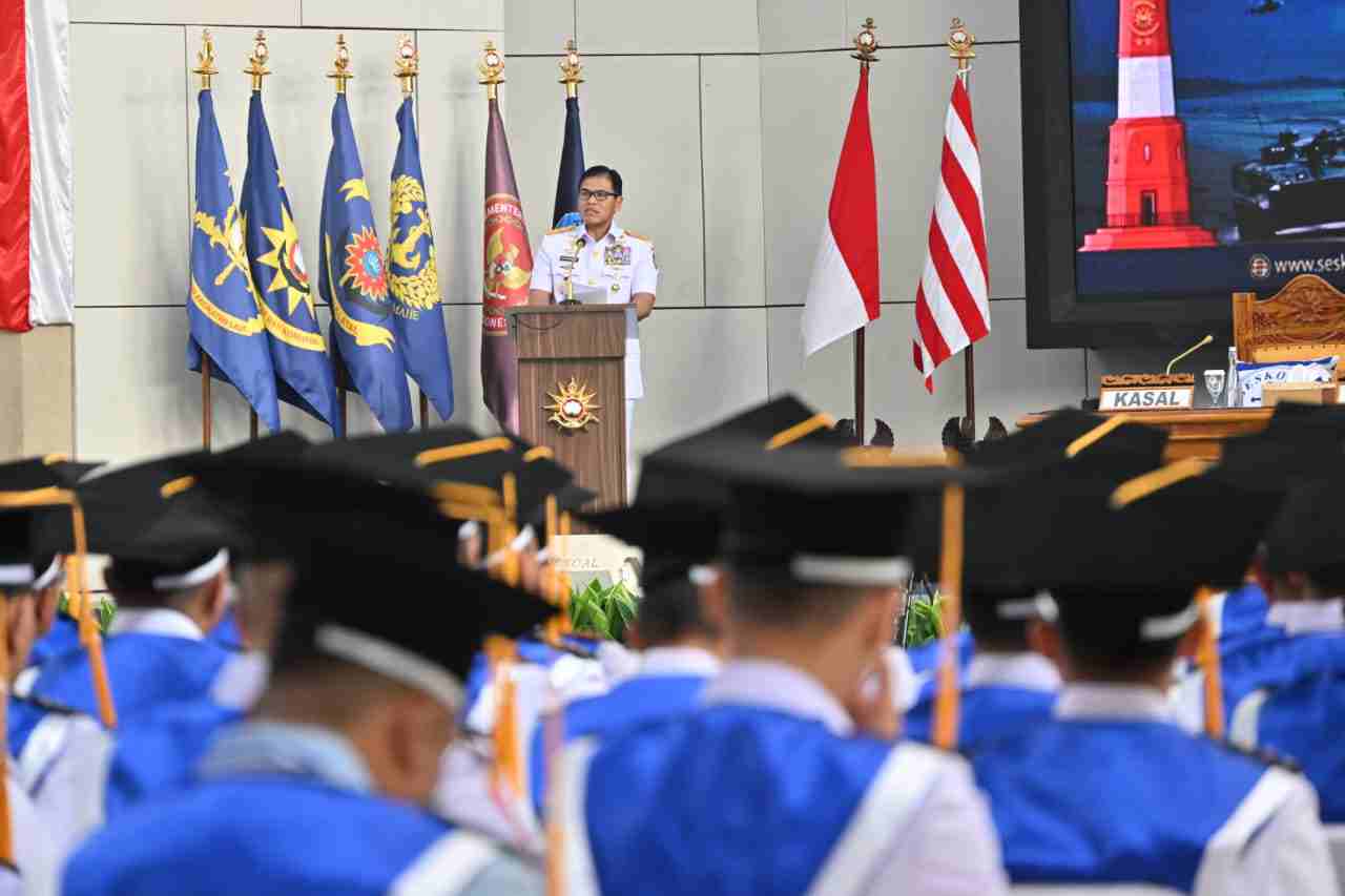 TNI AL GELAR WISUDA DAN PENUTUPAN DIKREG SESKOAL, SIAPKAN PEMIMPIN MARITIM UNGGUL HADAPI TANTANGAN GLOBAL