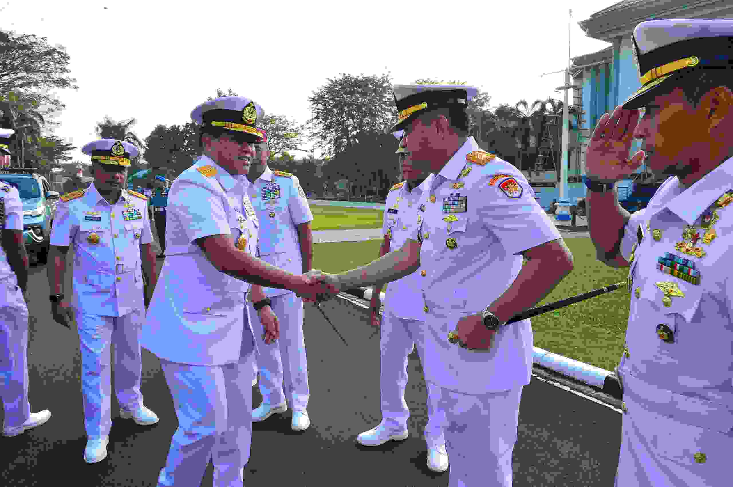 DANKODAERAL III HADIRI WISUDA DAN PENUTUPAN DIKREG SESKOAL