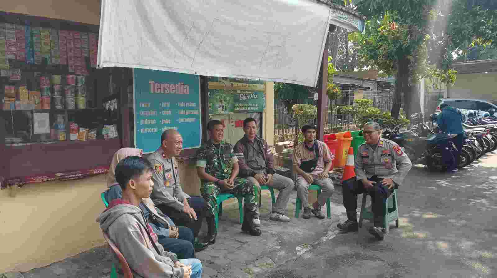 Jaga Jakarta On The Spot: Polsek Bantargebang Serap Aspirasi Warga di Jl. Tengah