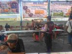 Jumat Peduli Polsek Metro Penjaringan, Berbagi Makanan Gratis Sekaligus Pererat Kedekatan dengan Masyarakat Jumat Peduli Polsek Metro Penjaringan, Berbagi Makanan Gratis Sekaligus Pererat Kedekatan dengan Masyarakat