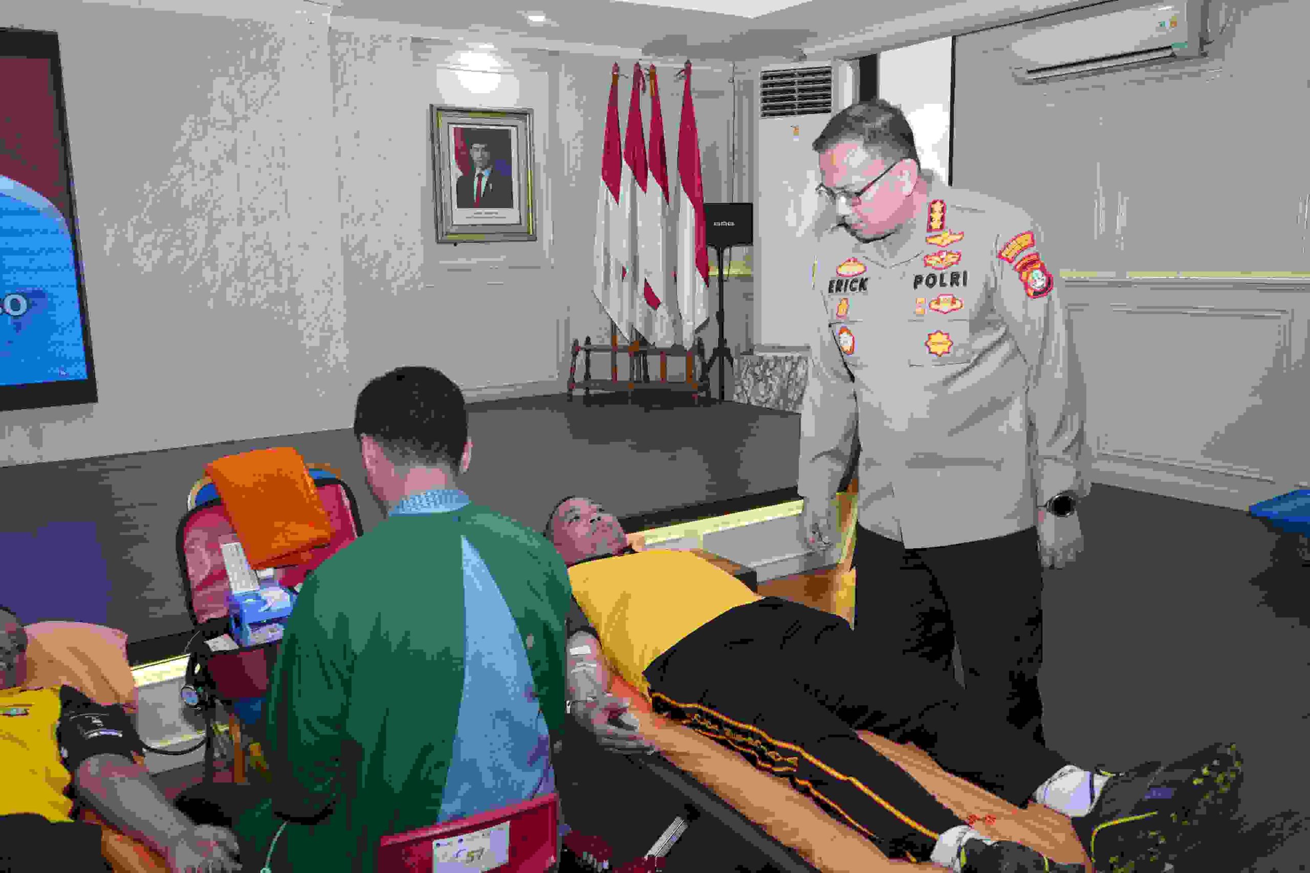 Polres Metro Jakarta Utara Gelar Donor Darah, Wujud Kepedulian Sosial di Hari Bhayangkara ke – 80