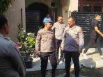 Kapolres Metro Bekasi Kota Laksanakan Anjangsana dan Berikan Bantuan kepada Anggota yang Sakit