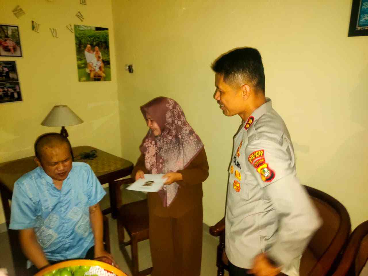 Jaga Jakarta On The Spot: Wakapolres Metro Bekasi Kota Anjangsana ke Anggota Sakit di Mustikajaya