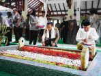 Jelang Hari Bhayangkara, Kapolri Ziarah ke Makam Gus Dur Jelang Hari Bhayangkara, Kapolri Ziarah ke Makam Gus Dur