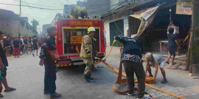 Kebakaran Melanda Permukiman Padat di Penjaringan, 5 Rumah dan 20 Pintu Kontrakan Terdampak