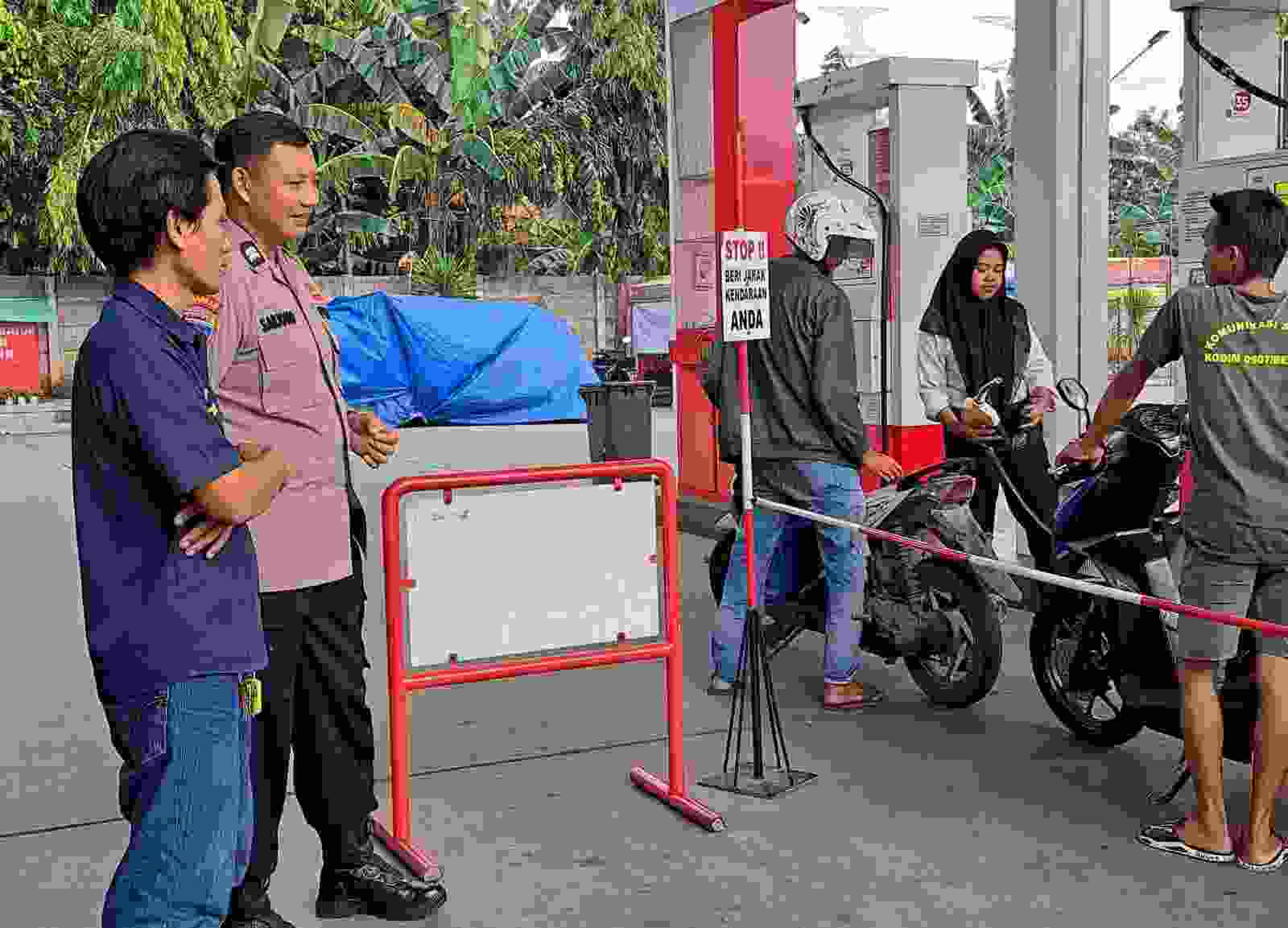 Bekasi On The Spot: Polsek Bantargebang Sisir SPBU Raya Mustikasari Guna Garansi Rasa Aman Warga