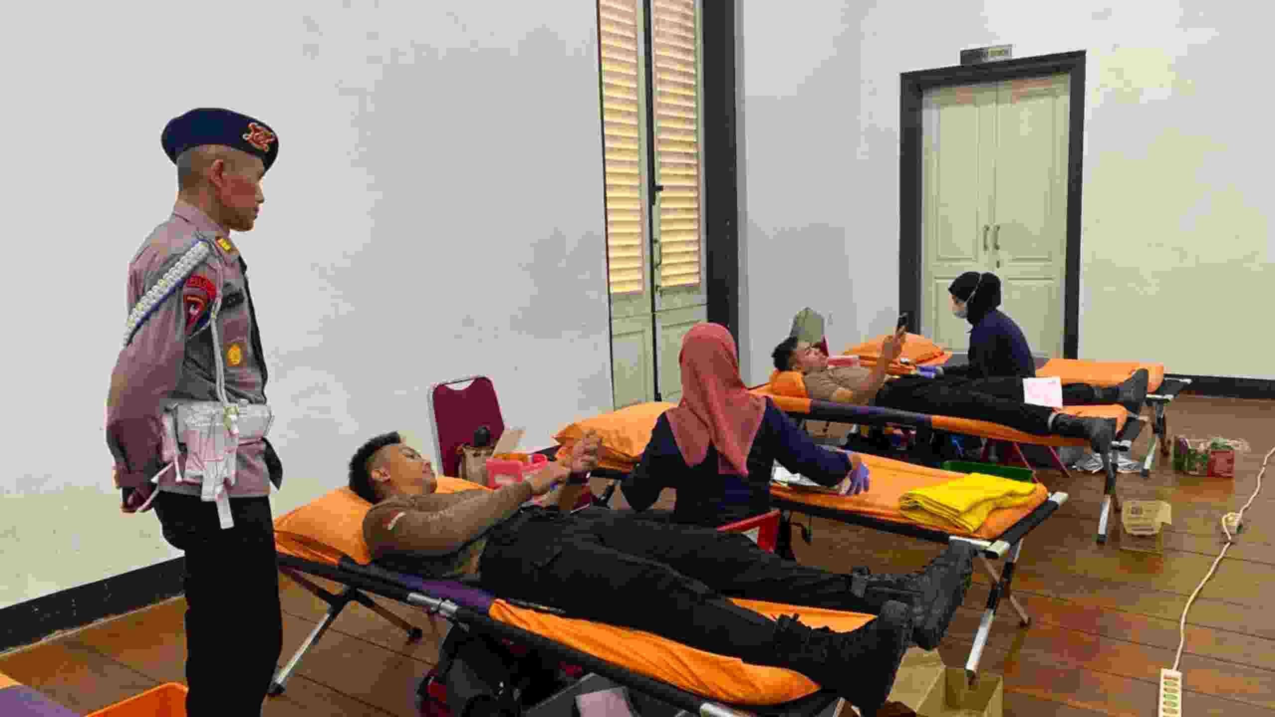Brimob Polda Metro Jaya Gelar Donor Darah dI Hari Bhayangkara ke-80, Libatkan 100 Personel