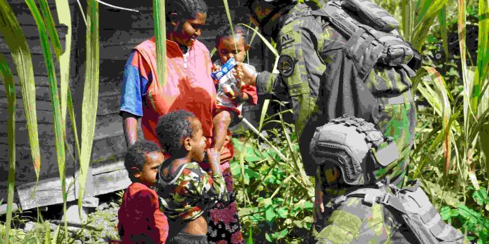 PATROLI SATGAS MARINIR TNI AL DI PAPUA, HADIRKAN KEAMANAN DAN KEBAHAGIAAN BAGI MASYARAKAT
