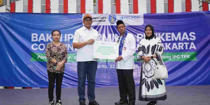 Bakti IPC TPK”: Kenalkan Dunia Peti Kemas kepada Generasi Muda, IPC TPK Salurkan Fasilitas Kebersihan di SMA Negeri 13 Jakarta