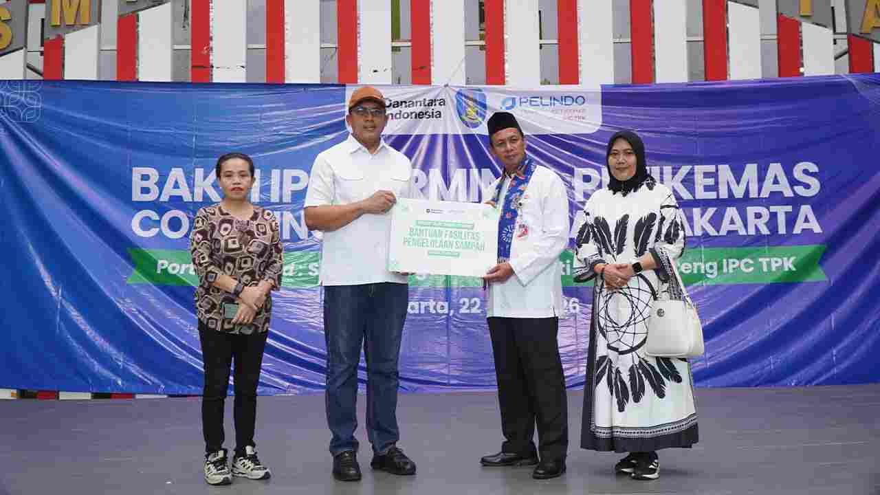 Bakti IPC TPK”: Kenalkan Dunia Peti Kemas kepada Generasi Muda, IPC TPK Salurkan Fasilitas Kebersihan di SMA Negeri 13 Jakarta