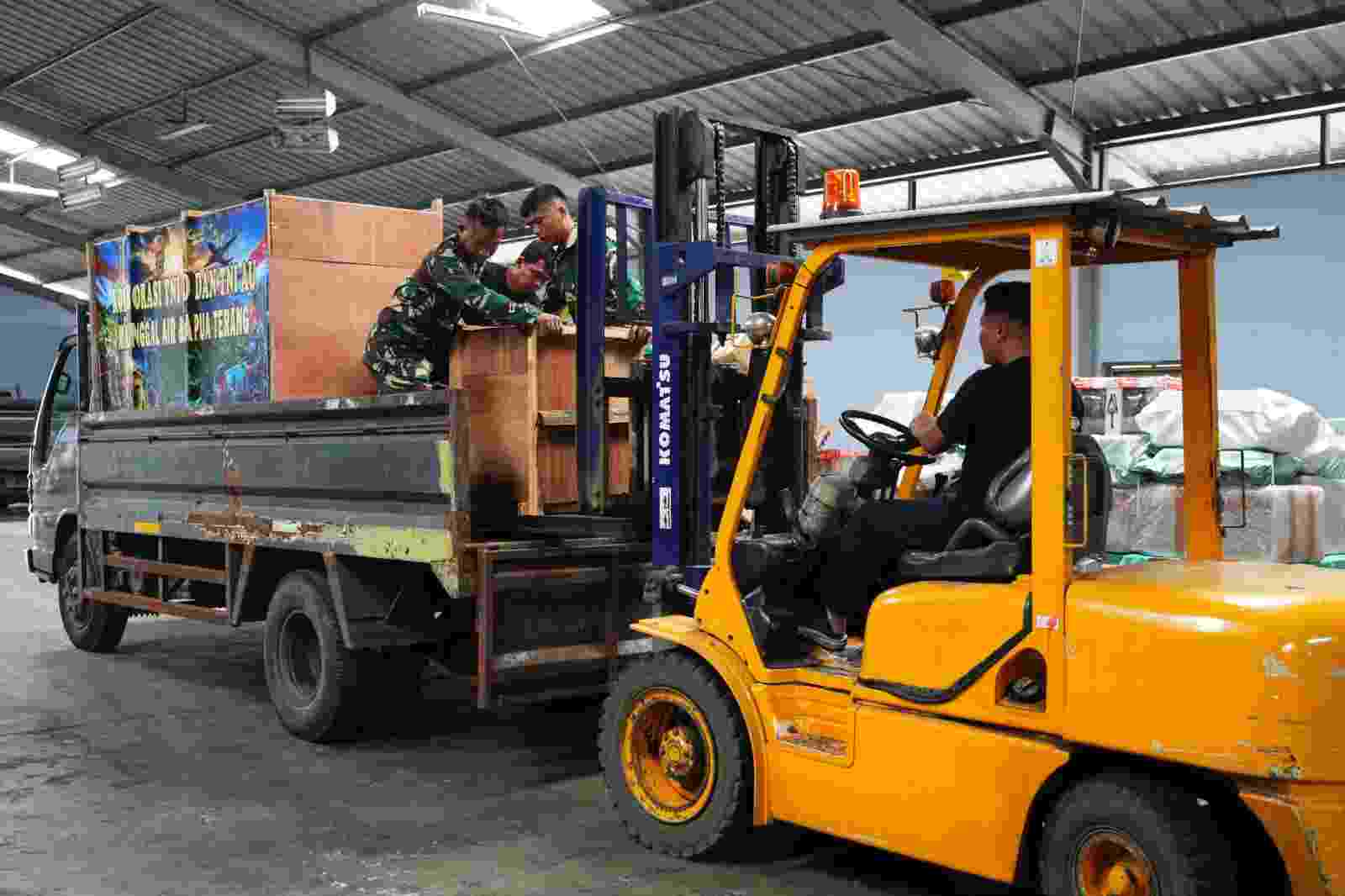 Perluas Akses Air Bersih dan Listrik di Papua, TNI AD Kirim Dukungan Program Manunggal Air dan Papua Terang