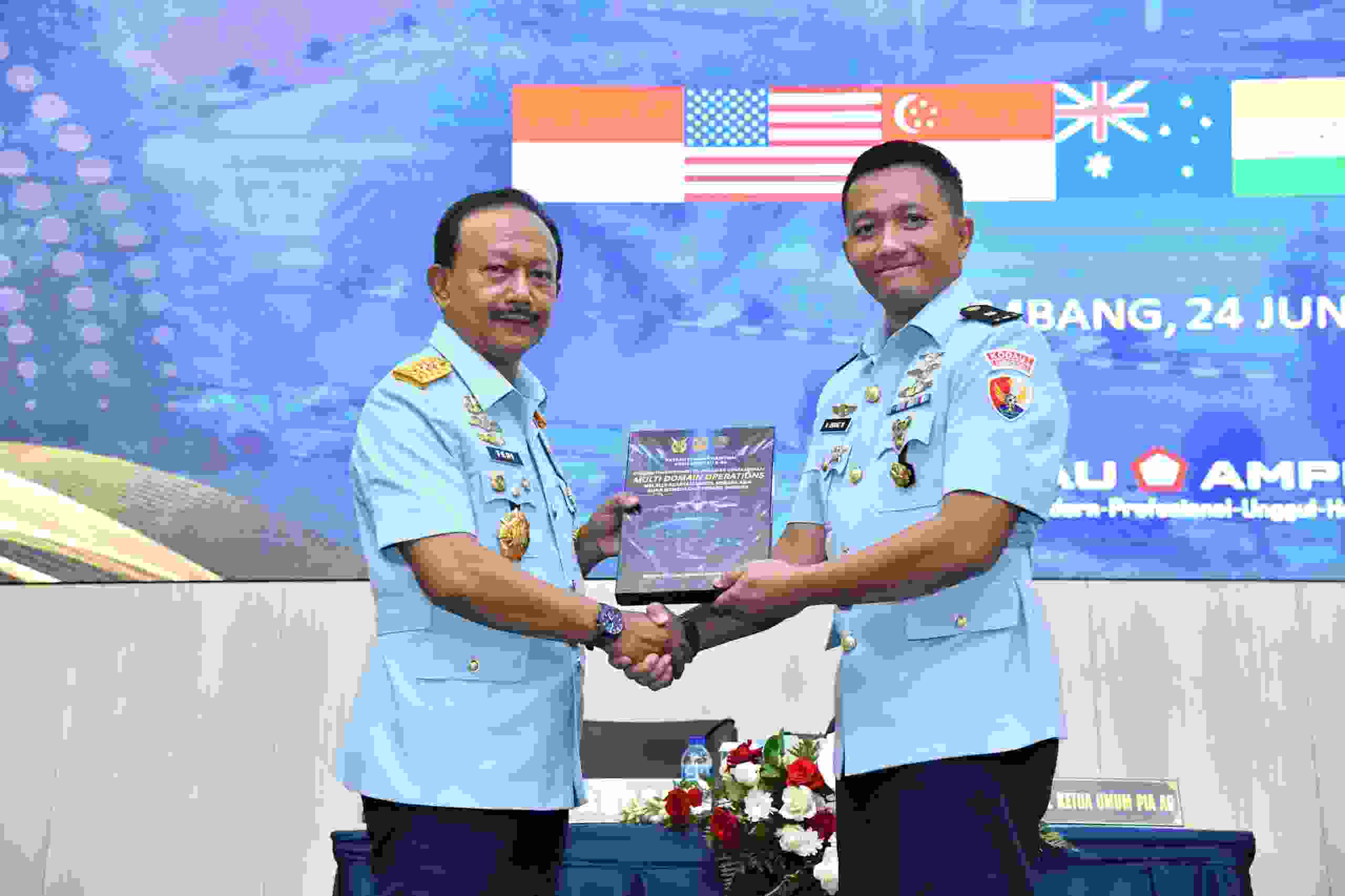 100 Perwira Lulus Seskoau Angkatan ke-64, TNI AU Siapkan Pemimpin Adaptif Hadapi Tantangan Masa Depan