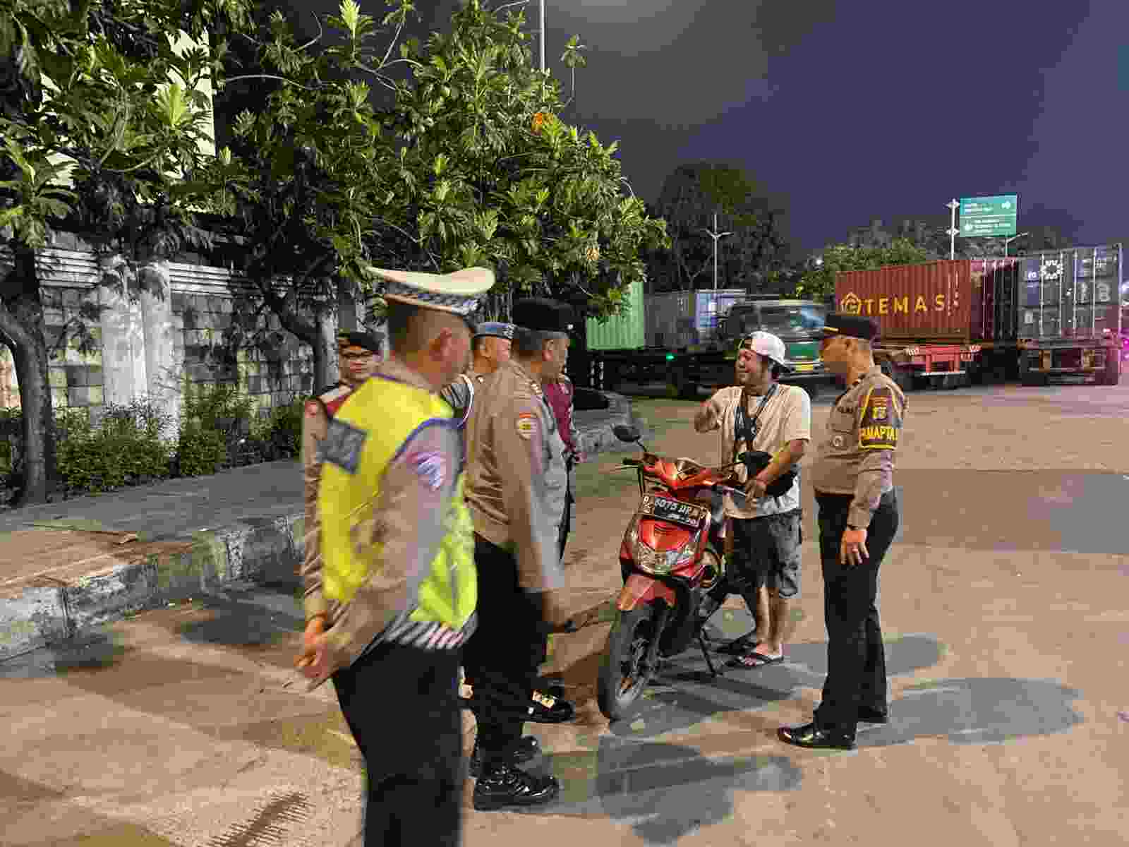 Patroli Jaga Jakarta On The Spot, Polres Priok, Intensifkan Antisipasi Gangguan Kamtibmas di Kawasan Pelabuhan