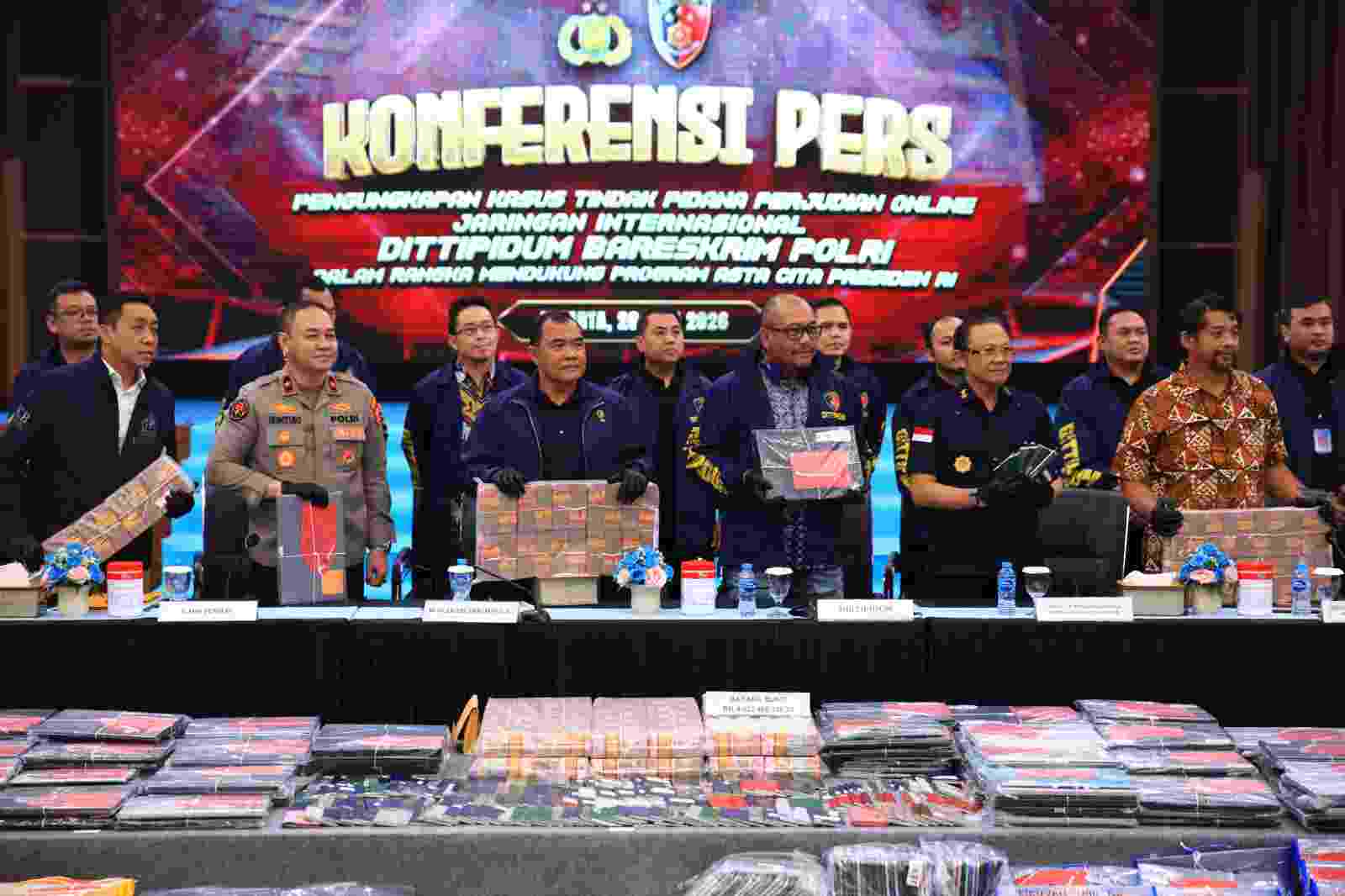 Polri Tangkap Buronan Interpol Beijing, Tegaskan Komitmen Berantas Kejahatan Transnasional