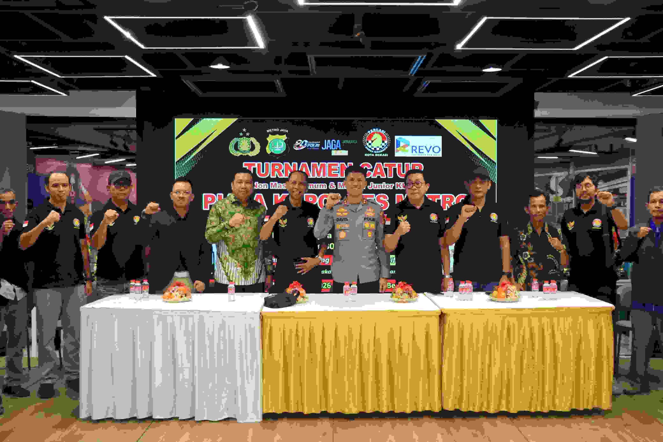 Semarakkan HUT Bhayangkara ke-80, Polres Metro Bekasi Kota Gelar Turnamen Catur dan Domino Piala Kapolres