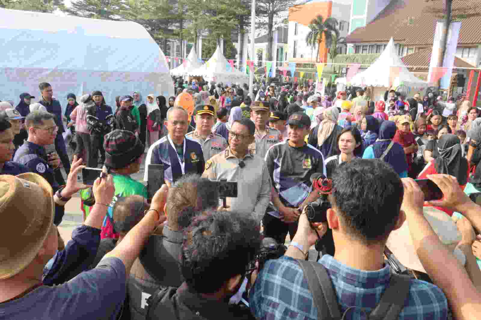 Pasar Rakyat dan Bazar UMKM Hari Bhayangkara ke-80 Polres Tangerang Selatan