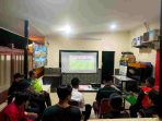 Lebih dari Sekadar Nobar, Polsek Bekasi Selatan Bangun Kedekatan dengan Warga Lewat Semangat Piala Dunia 2026