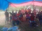Kebersamaan Lewat Layar dan Sembako Kepala Suku Kebersamaan Lewat Layar dan Sembako Kepala Suku
