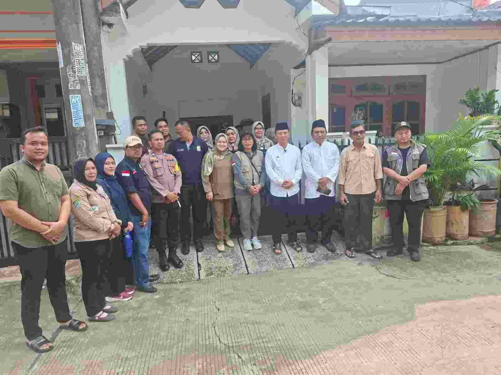 BHABINKAMTIBMAS KELURAHAN JATIKRAMAT BERSAMA CAMAT JATIASIH SERAP ASPIRASI WARGA, DALAM RANGKA JAGA BEKASI ON THE SPOT