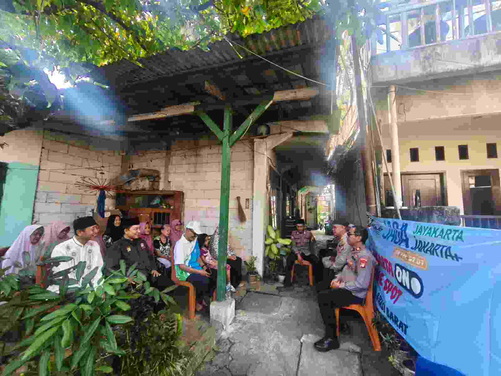 Kapolsek Bekasi Barat Ajak Warga Cegah Tawuran dan Judi Online Lewat Jakarta On The Spot