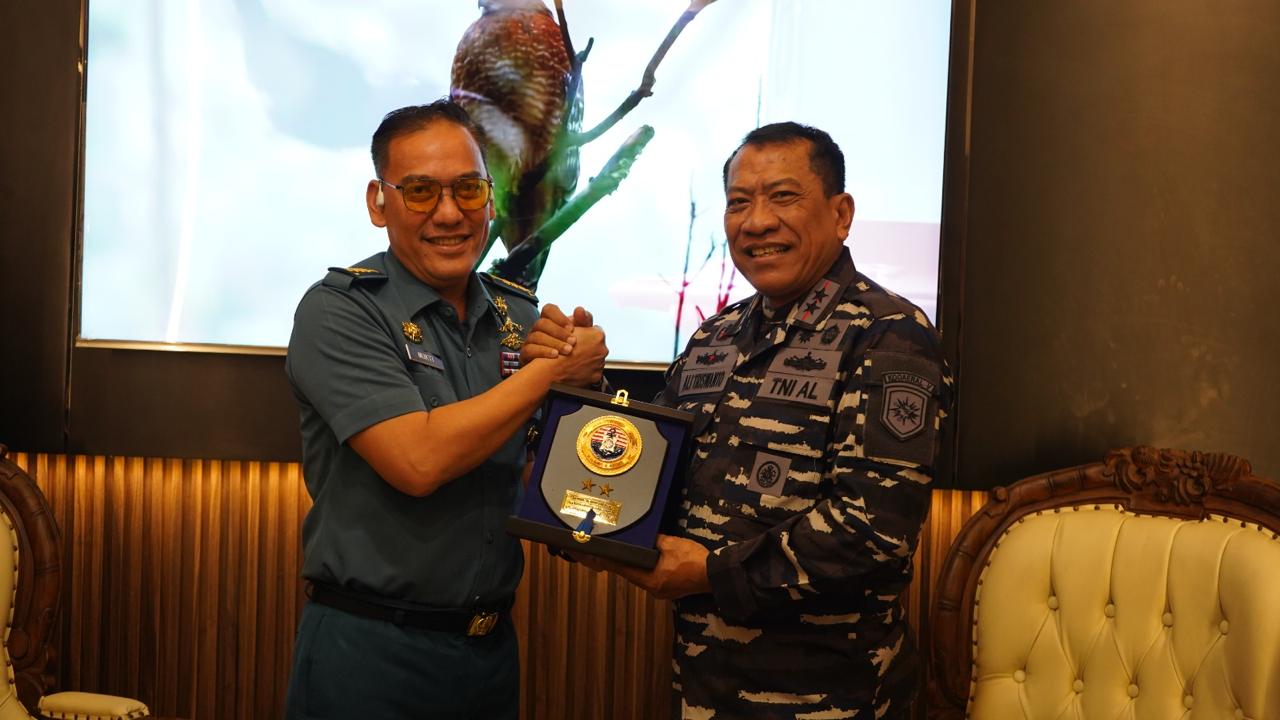 KOMANDAN KODAERAL V TERIMA COURTESY CALL KEPALA RSPAL DR. RAMELAN