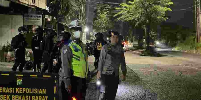 Polsek Bekasi Barat Gelar Razia Stasioner dan Patroli Jaga Jakarta On The Spot Cegah Kejahatan Jalanan dan Tawuran