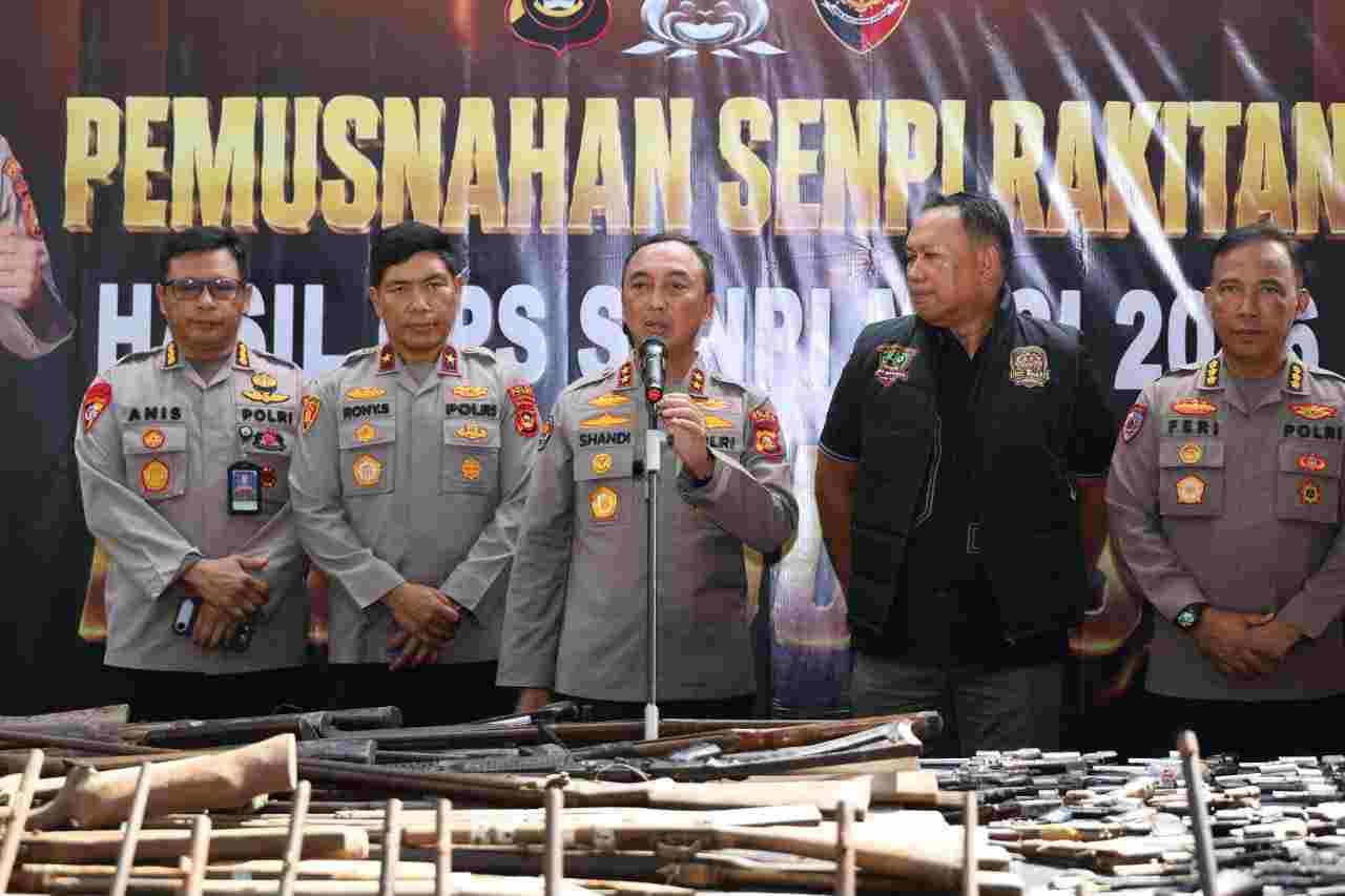 Negara Hadir Berantas Senpi Ilegal, Polda Sumsel Musnahkan Ratusan Senjata Api Hasil Ops Senpi Musi 2026