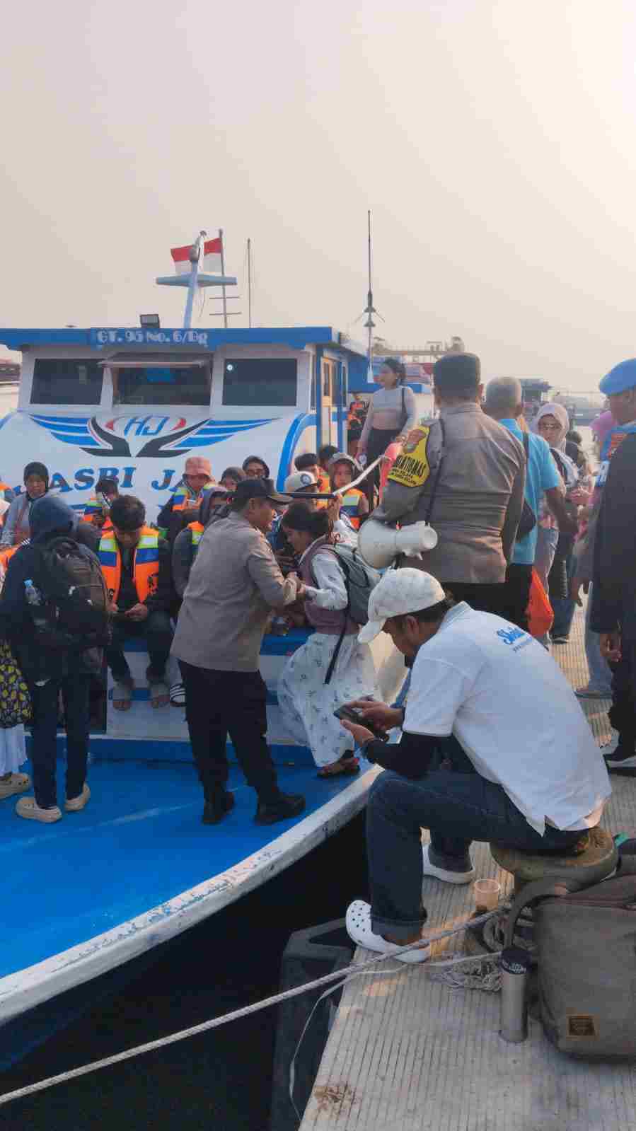Polsek Sunda Kelapa Tingkatkan Pelayanan dan Pengamanan Wisatawan di Dermaga Kali Adem Menuju Kepulauan Seribu
