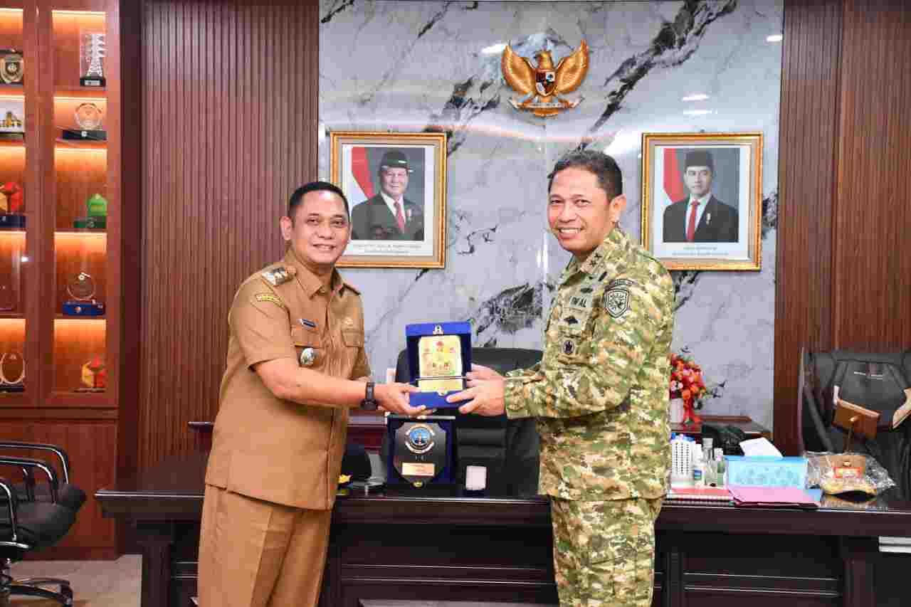 PERKUAT SINERGI TNI AL DAN PEMERINTAH DAERAH, DANKODAERAL III LAKSANAKAN KUNJUNGAN KERJA KE BUPATI BEKASI