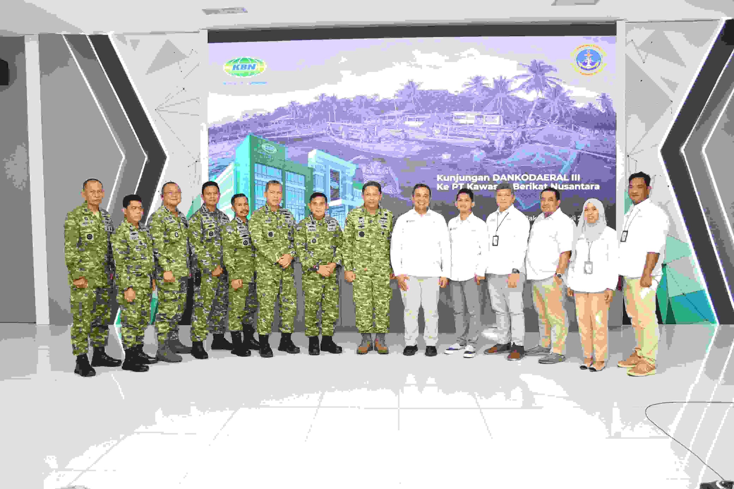 PERKUAT KOLABORASI STRATEGIS, DANKODAERAL III TINJAU PT KAWASAN BERIKAT NUSANTARA