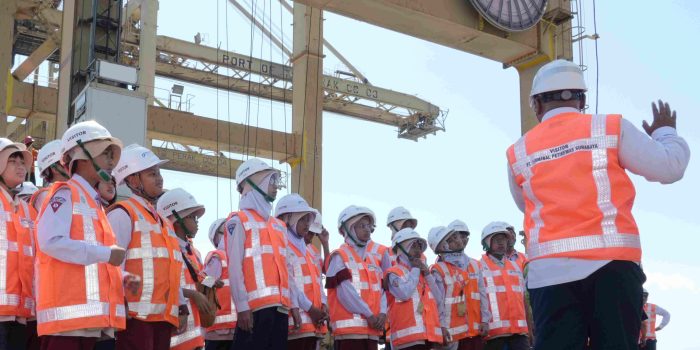Portground Vol. 1: Pelindo TPK Gandeng BNN dan BPBD Surabaya Kenalkan Dunia Pelabuhan, Hidup Sehat, dan Kesiapsiagaan Bencana kepada Anak
