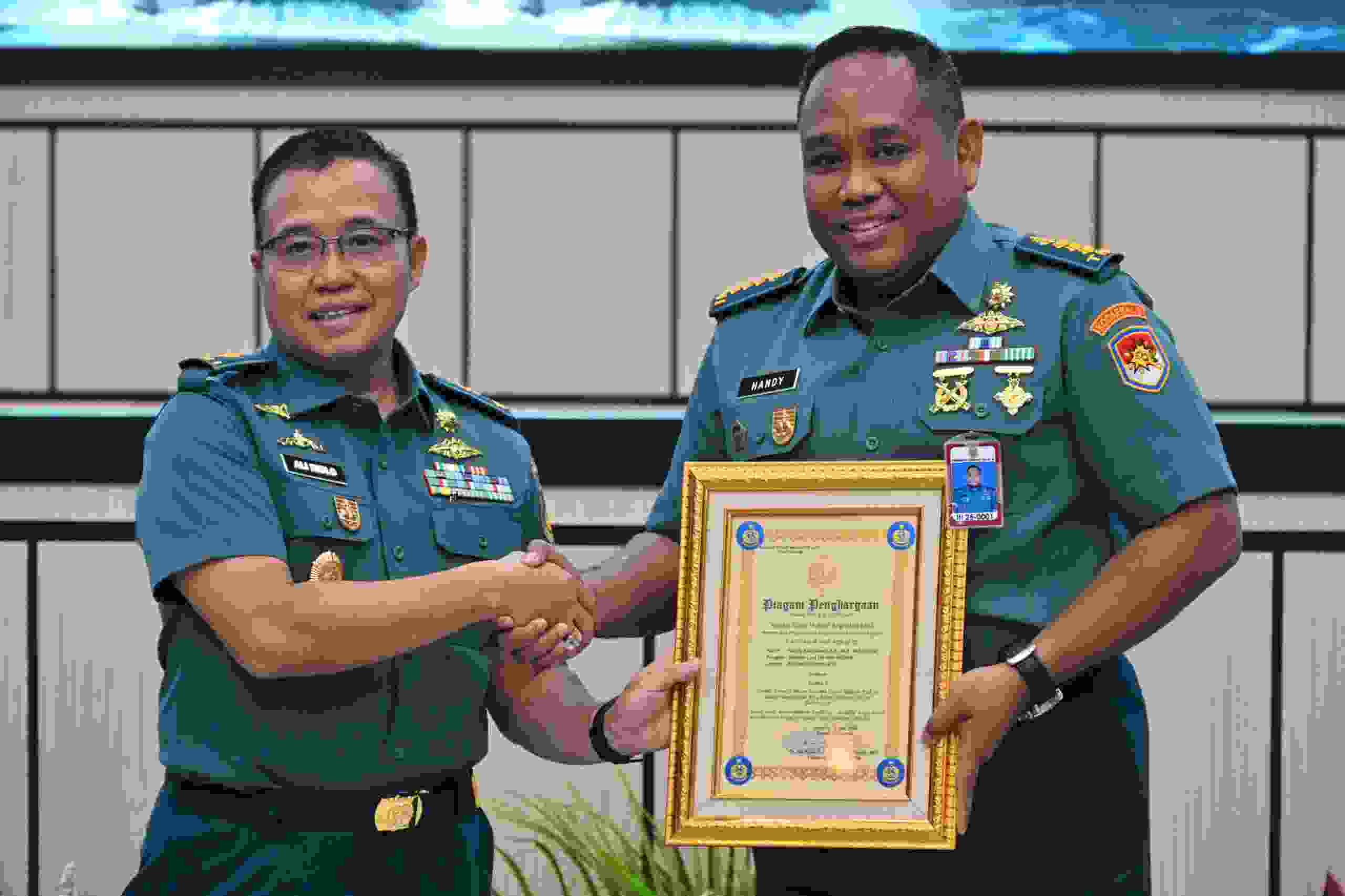 UKIR PRESTASI GEMILANG DI HUT KE-4 KORPS HUKUM TNI AL, DISKUM KODAERAL III RAIH JUARA I LOMBA KINERJA ANTAR KOTAMA DINAS HUKUM TNI AL