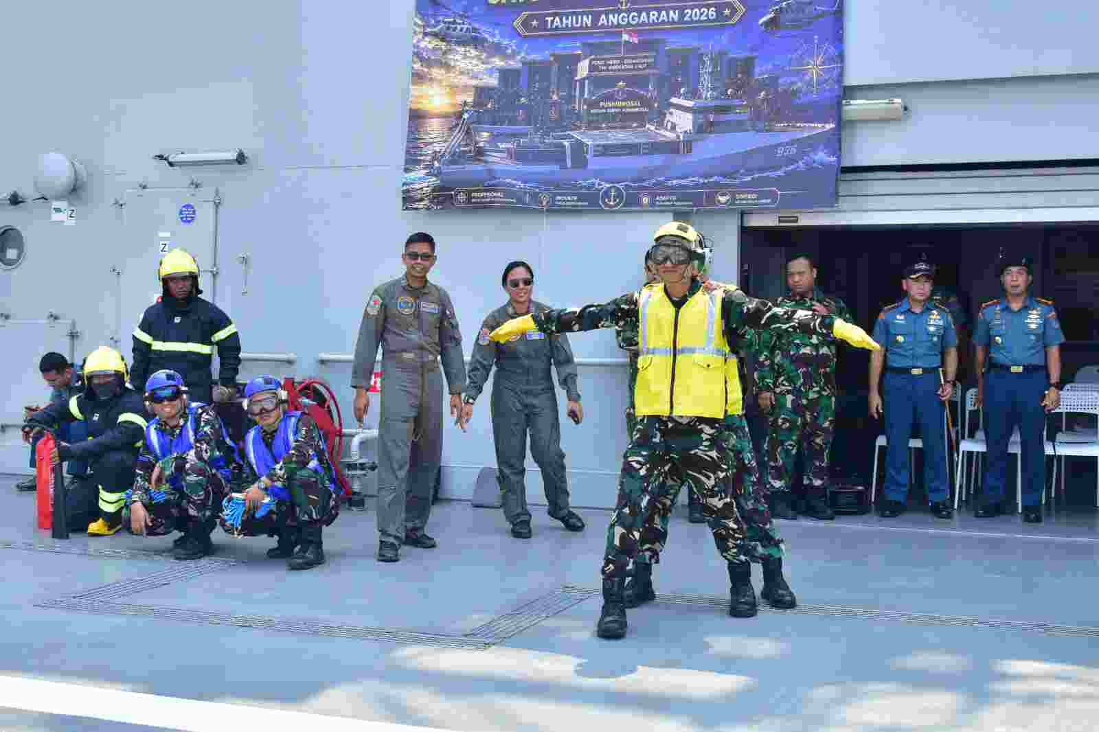 Pushidrosal Gelar Helideck Party di KRI Canopus-936