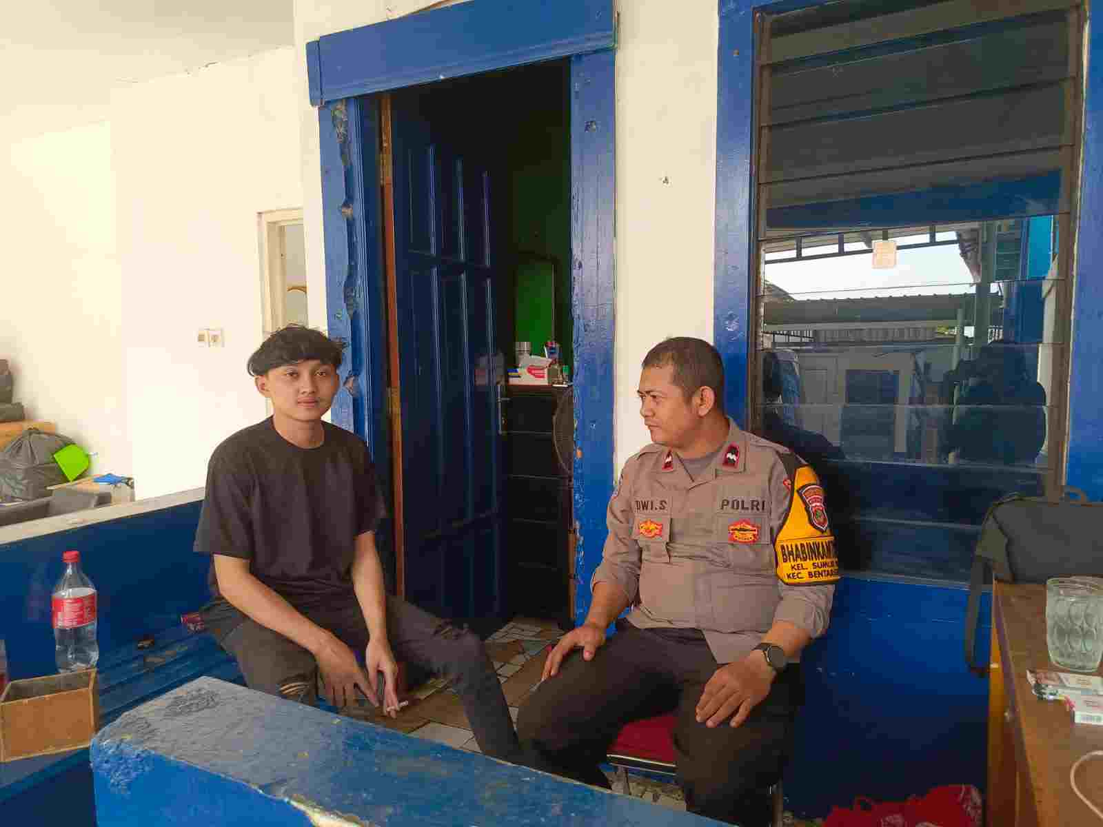 Bhabinkamtibmas Sumurbatu Sambangi Warga, Imbau Tingkatkan Kewaspadaan Cegah Curanmor