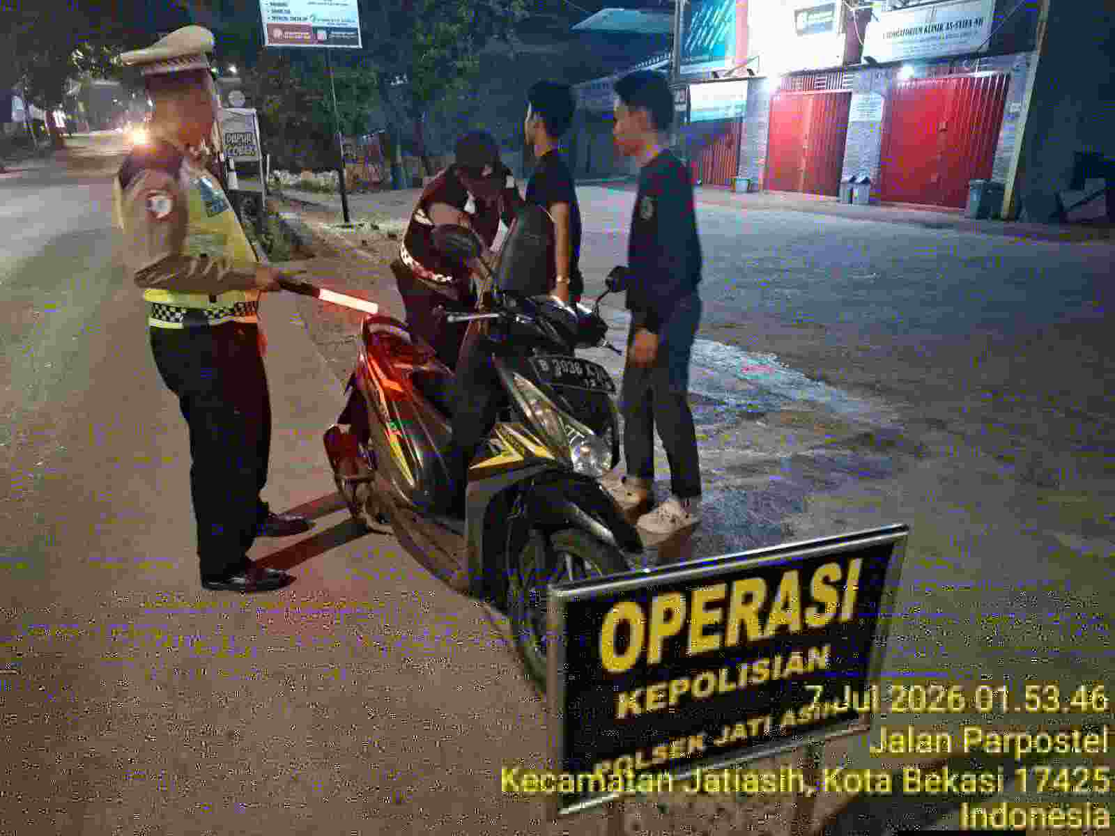 Antisipasi Gangguan Kamtibmas (Kejahatan Jalanan) Untuk Ciptakan Situasi Yang Aman dan Kondusif, Polsek Jatiasih Intensifkan Razia Stasioner dan Patroli Wilayah