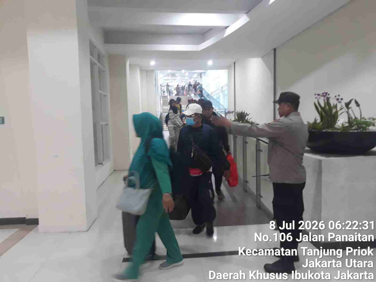Pelayanan & Pengamanan Debarkasi Kapal KM. Kelimutu dari Pontianak Berjalan Aman dan Lancar, 1.078 Penumpang Tiba di Pelabuhan Tanjung Priok
