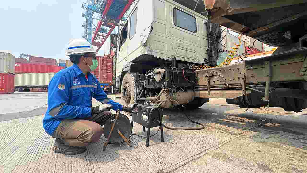 Wujudkan Green Port, IPC TPK Gelar Uji Emisi Gratis bagi Truk Peti Kemas