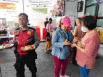 Polsek Metro Penjaringan Bagikan 500 Paket Makanan Gratis, Kapolsek: Polisi Harus Hadir dan Bermanfaat untuk Masyarakat Polsek Metro Penjaringan Bagikan 500 Paket Makanan Gratis, Kapolsek: Polisi Harus Hadir dan Bermanfaat untuk Masyarakat