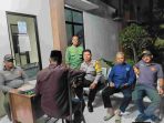 BHABINKAMTIBMAS KELURAHAN JATILUHUR MONITORING WILAYAH DAN BERIKAN PEMBINAAN KEPADA LINMAS