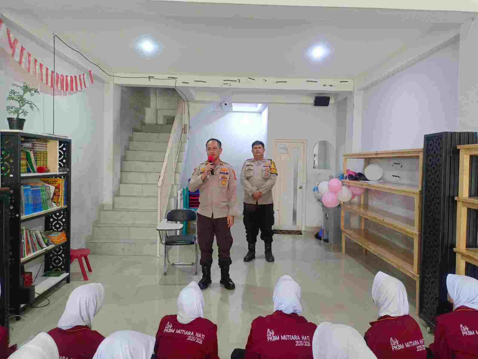 MPLS PKBM Mutiara Hati, Polsek Metro Penjaringan Tanamkan Disiplin dan Tolak Tawuran