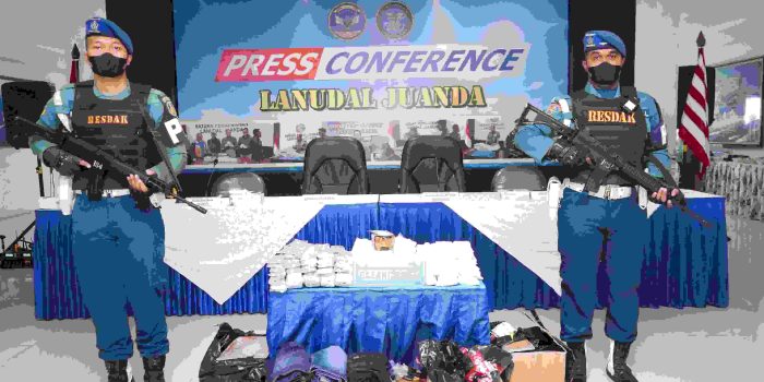 WUJUD SINERGITAS, TNI AL GAGALKAN UPAYA PENYELUNDUPAN BARANG TERLARANG DI BANDARA JUANDA