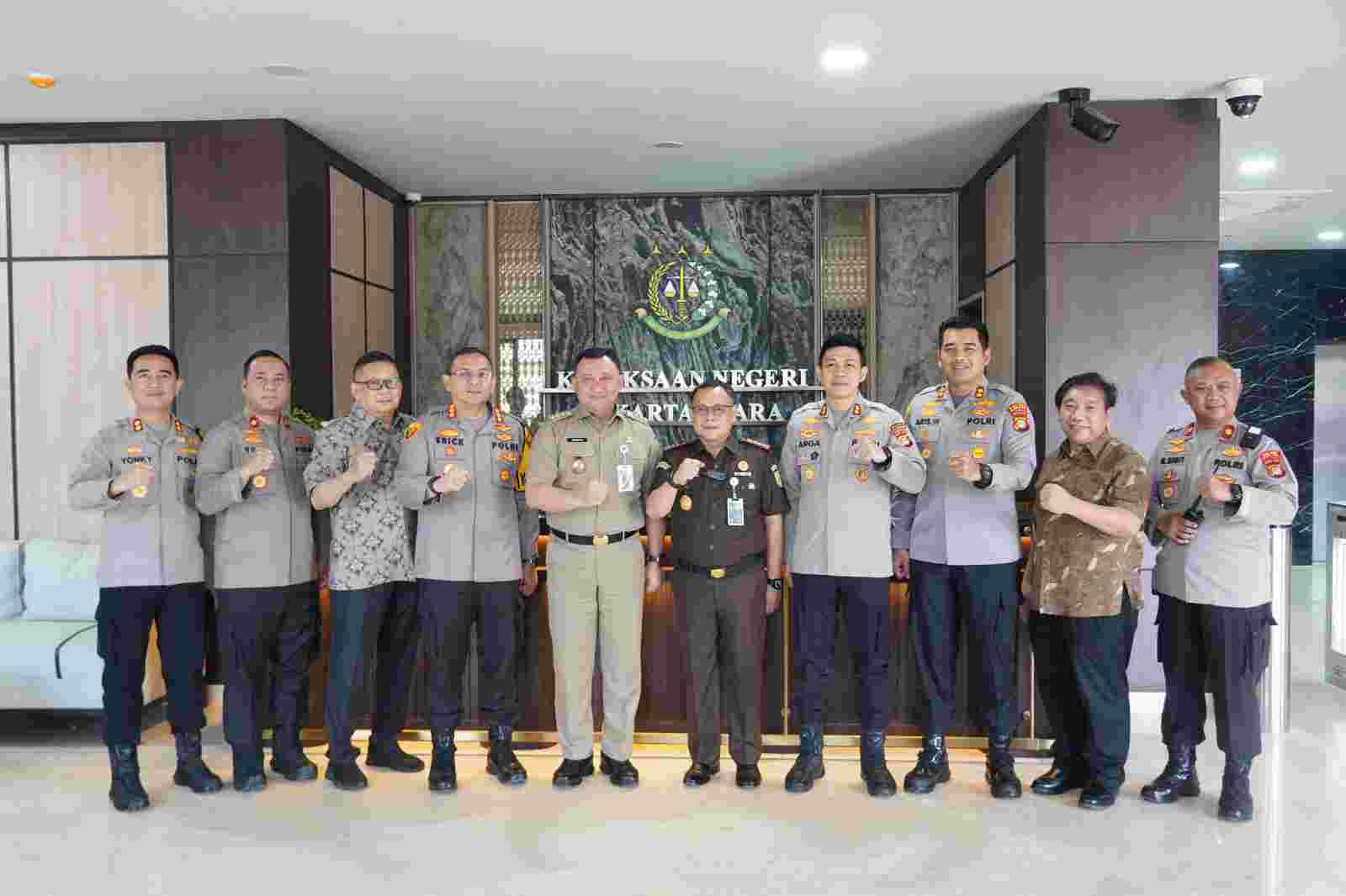 JJOS Forkopimko Jakarta Utara Berikan Surprise Ulang Tahun kepada Dandim 0502/Jakarta Utara, Wujud Sinergitas Antarinstansi
