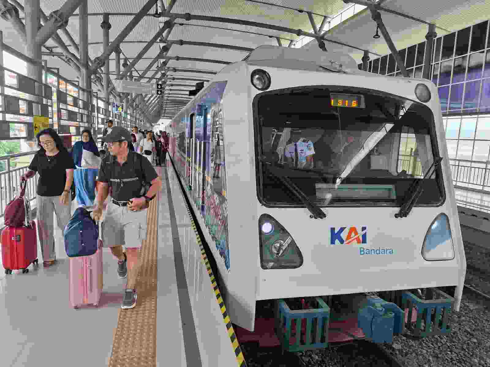 Kereta Api Penumpang di Sumatera Utara Hadapi Tantangan Jalur Tunggal, Keselamatan, dan Perubahan Pola Mobilitas