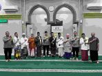 Satu Jam Mengaji Bersama Polisi, Ditbinmas Polda Metro Jaya Gaungkan Kemakmuran Masjid untuk Jaga Keamanan Satu Jam Mengaji Bersama Polisi, Ditbinmas Polda Metro Jaya Gaungkan Kemakmuran Masjid untuk Jaga Keamanan