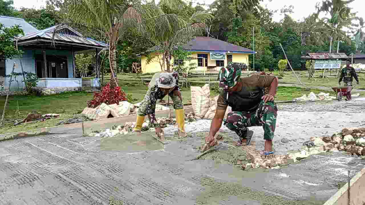 TMMD Ke-129 hari ke 2 TA 2026 pembuatan Jalan Cor di Kampung Sesor, Tingkatkan Akses dan Kesejahteraan Masyarakat