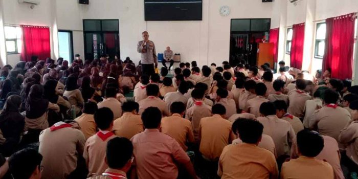 Jaga Jakarta On The Spot, Polsek Bekasi Selatan Bekali Pelajar SMA Islam PB. Soedirman Bahaya Kenakalan Remaja dan Narkoba