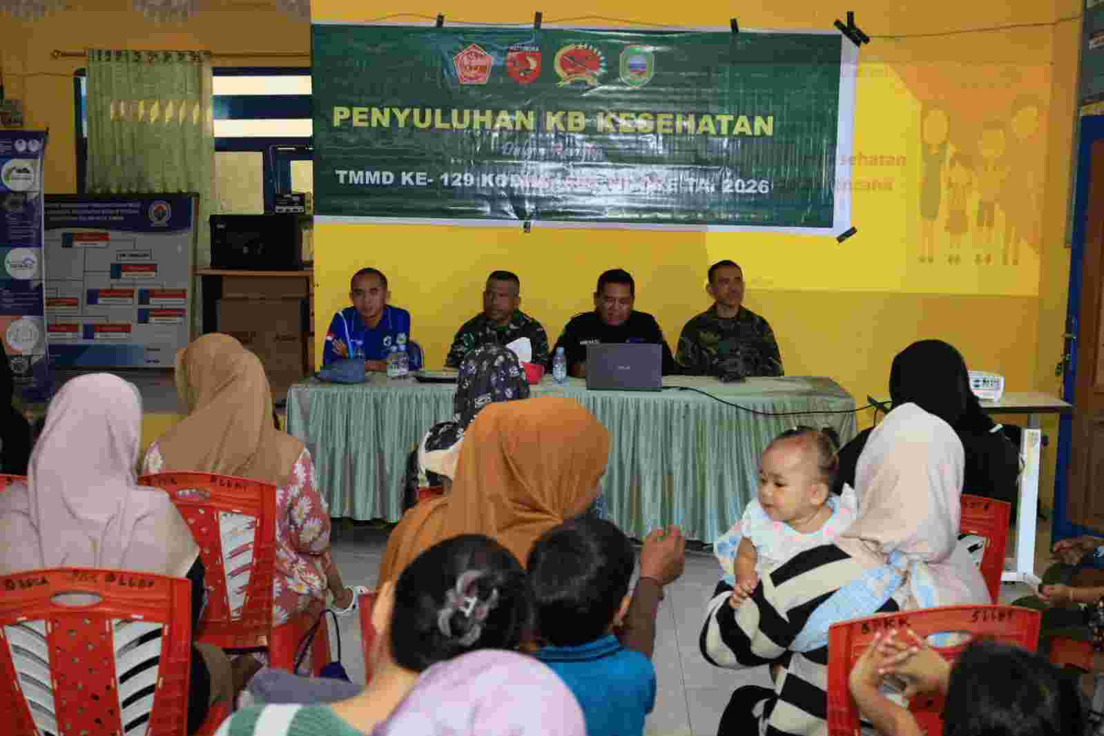 Tak Hanya Bangun Infrastruktur, TMMD ke-129 Kodim 1505/Tidore Hadirkan Penyuluhan KB Kesehatan bagi Masyarakat